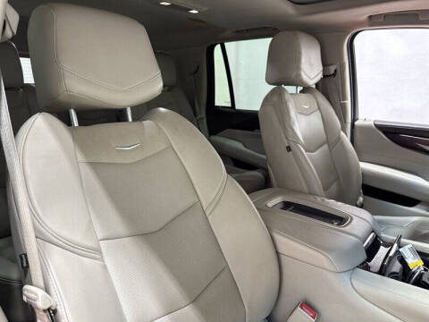 2016 Cadillac Escalade Luxury Collection