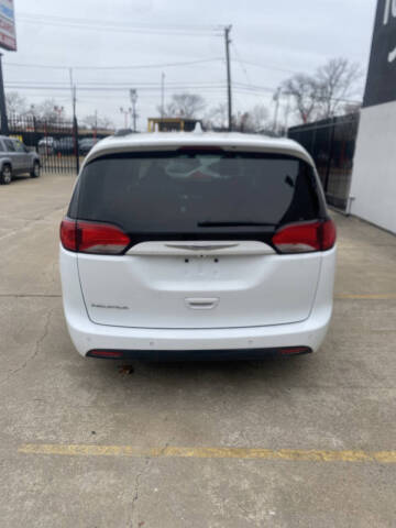 2017 Chrysler Pacifica Touring-L