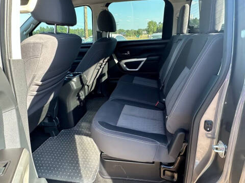 2020 Nissan Titan SV