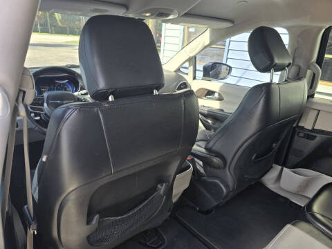 2017 Chrysler Pacifica Touring-L