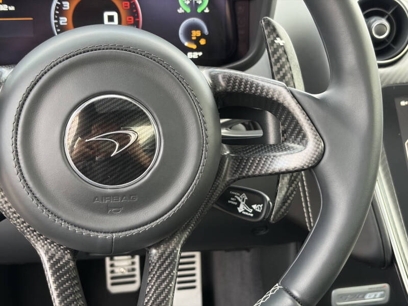2017 McLaren 570GT