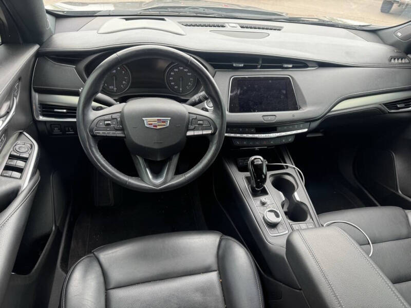 2020 Cadillac XT4 Premium Luxury