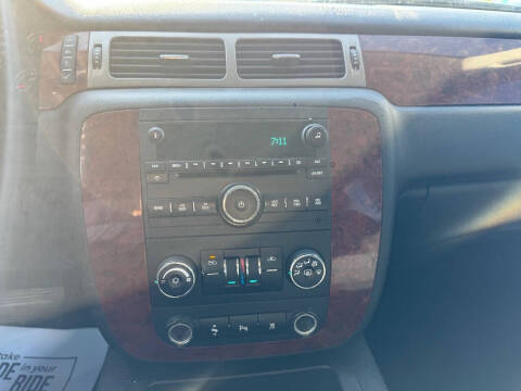 2011 Chevrolet Avalanche LS