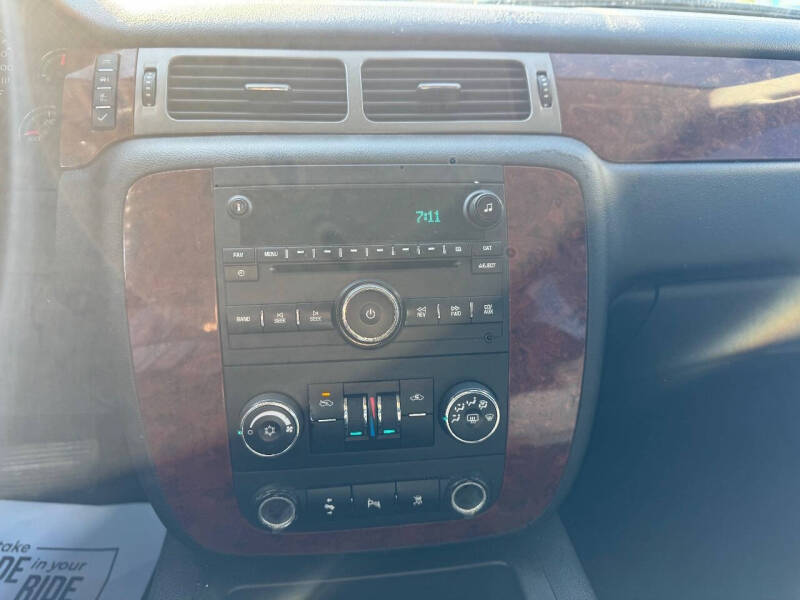 2011 Chevrolet Avalanche LS