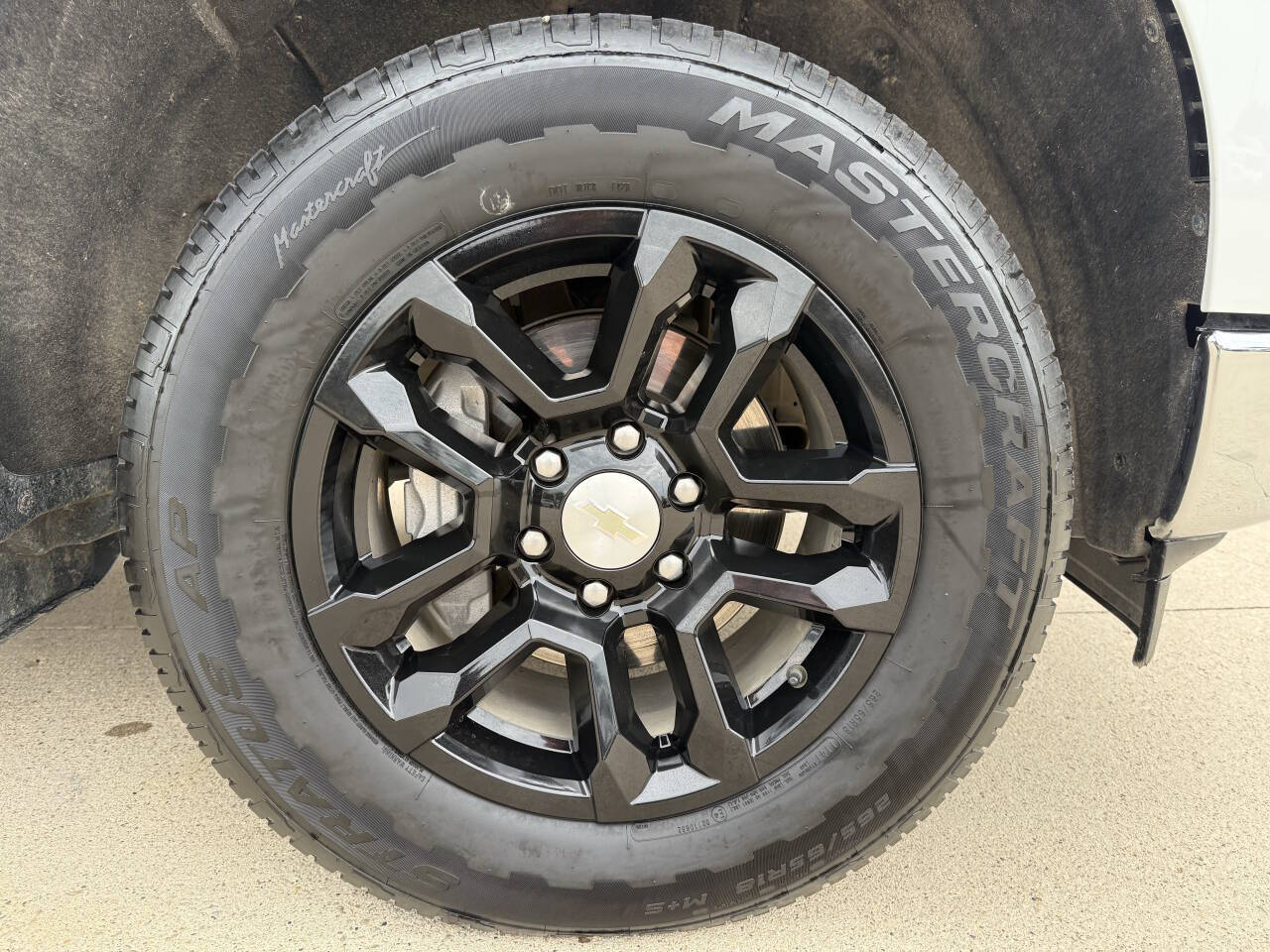 2022 Chevrolet Silverado 1500 LT photo 9