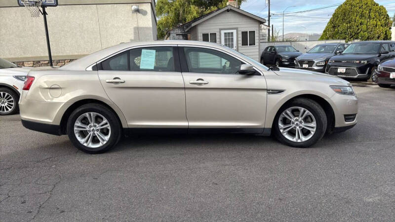 2017 Ford Taurus SEL
