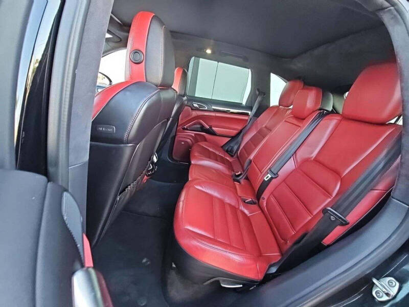 2017 Porsche Cayenne Turbo