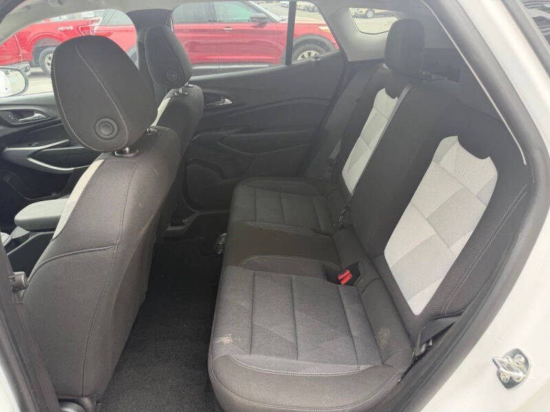 2025 Chevrolet Trax LS