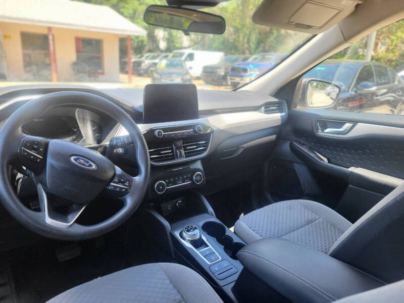 2020 Ford Escape SE