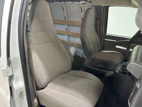 2017 GMC Savana 2500