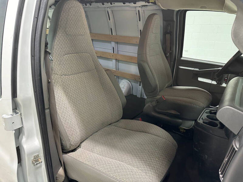 2017 GMC Savana 2500