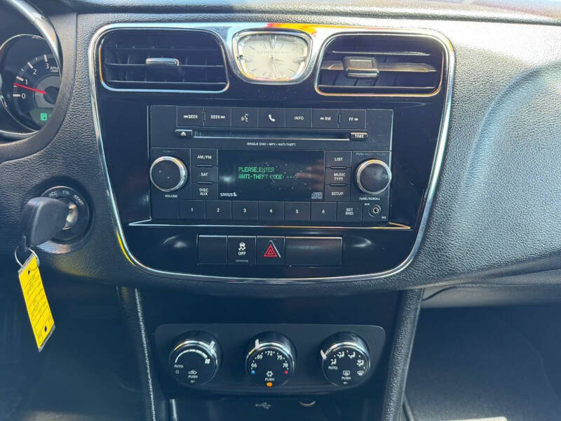 2012 Chrysler 200 Touring