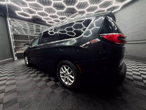 2022 Chrysler Pacifica Touring L