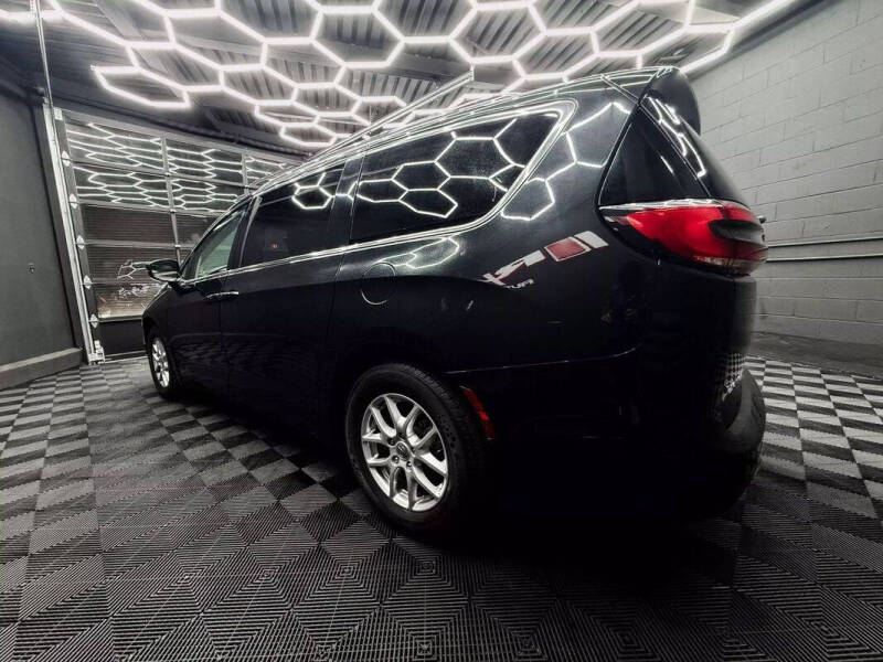 2022 Chrysler Pacifica Touring L