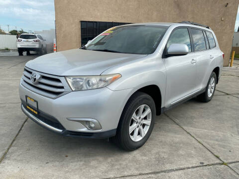 2013 Toyota Highlander SE