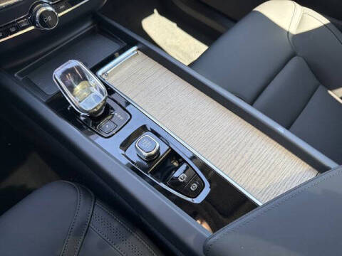 2026 Volvo XC60 B5 Core