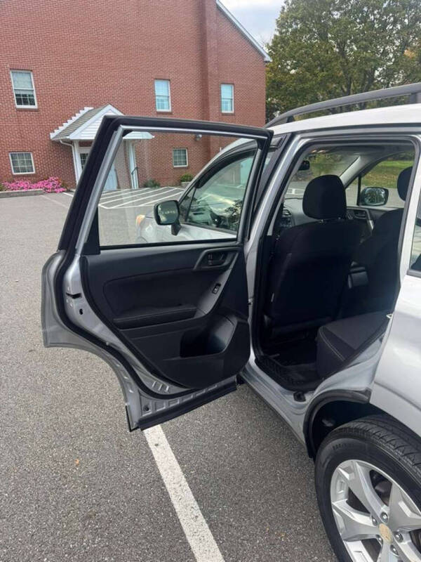 2015 Subaru Forester 2.5i