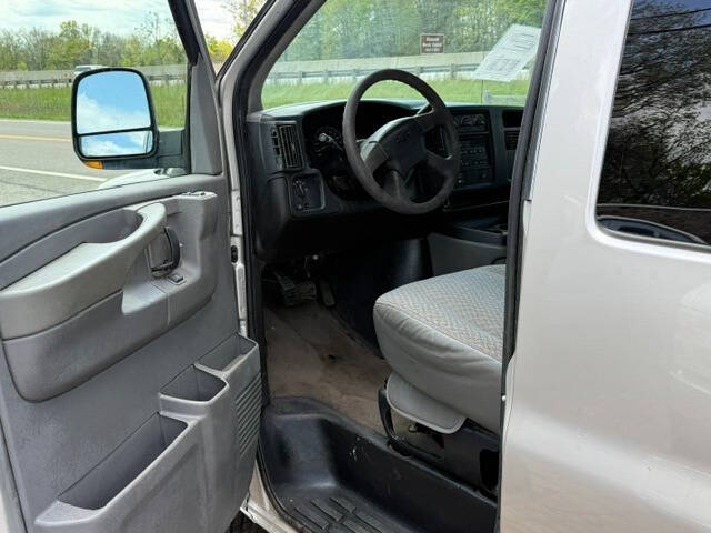 2005 Chevrolet Express 3500 LS