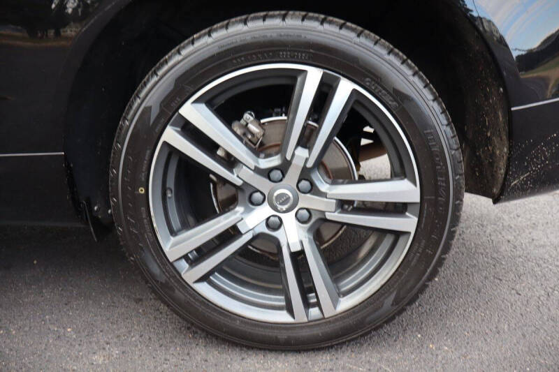 2019 Volvo XC60 T5 Momentum