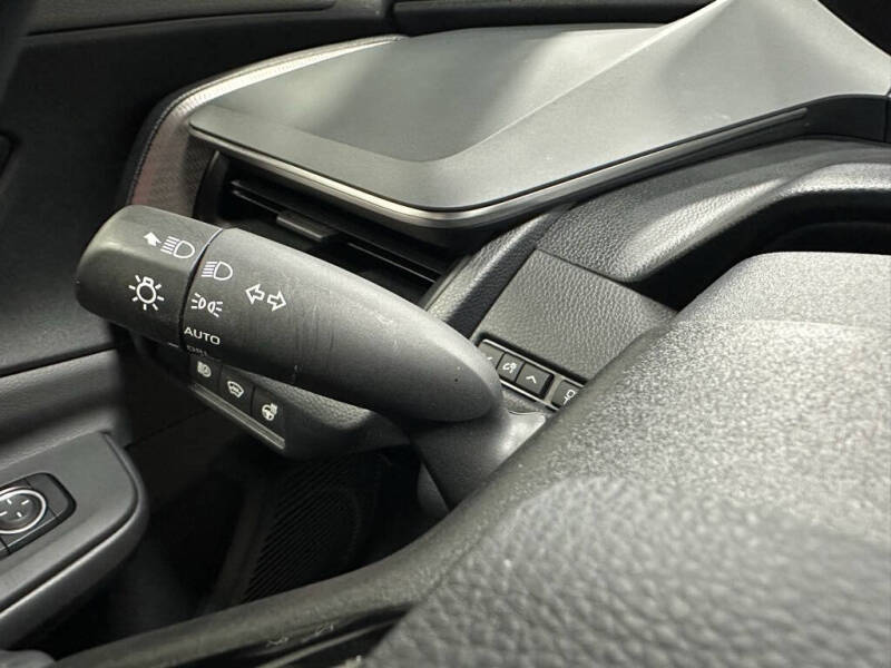 2025 Toyota Prius XLE