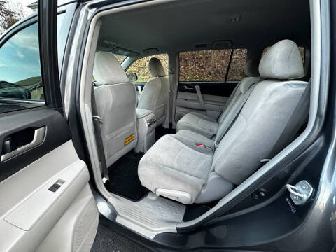 2012 Toyota Highlander SE