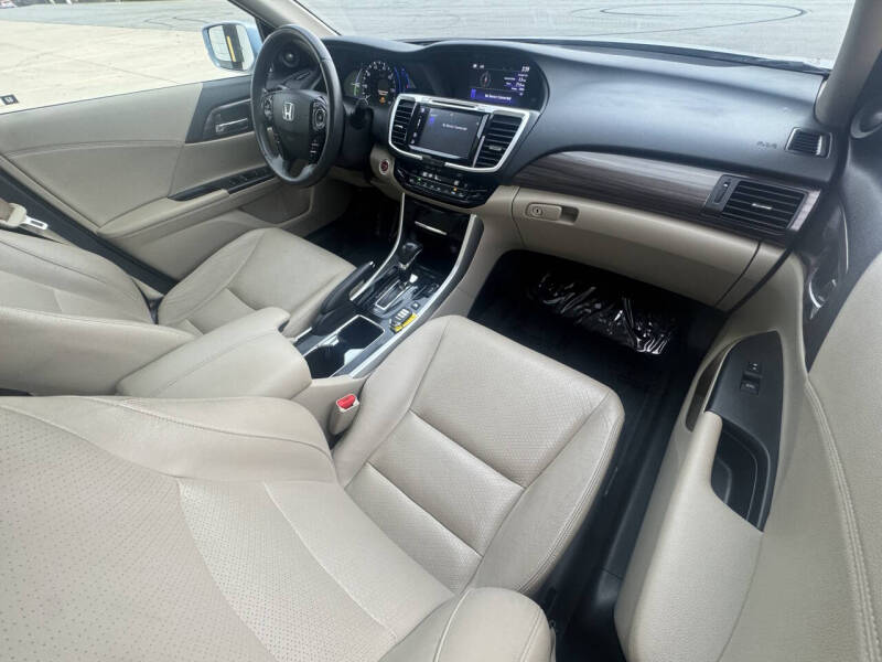 2017 Honda Accord Hybrid EX-L