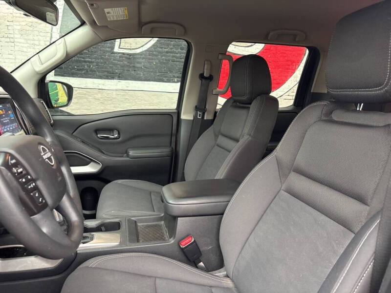 2022 Nissan Frontier SV