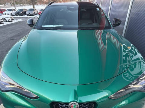 2025 Alfa Romeo Stelvio Intensa