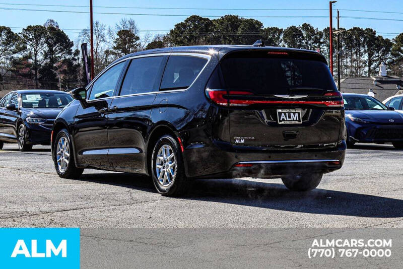 2024 Chrysler Pacifica Touring L