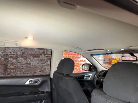 2016 Nissan Pathfinder SV