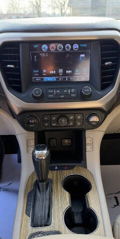 2017 GMC Acadia Denali