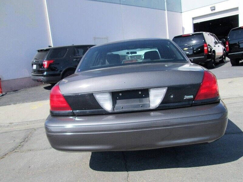 2011 Ford Crown Victoria Police photo 4