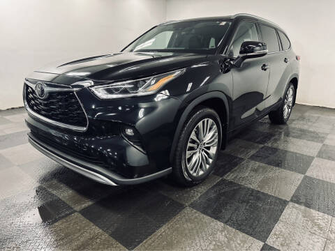2021 Toyota Highlander for sale at Brunswick Auto Mart in Brunswick OH