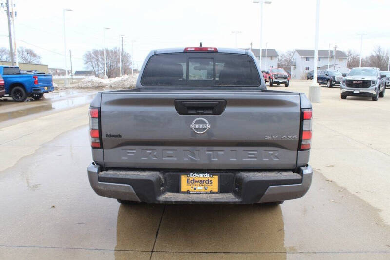 2022 Nissan Frontier SV