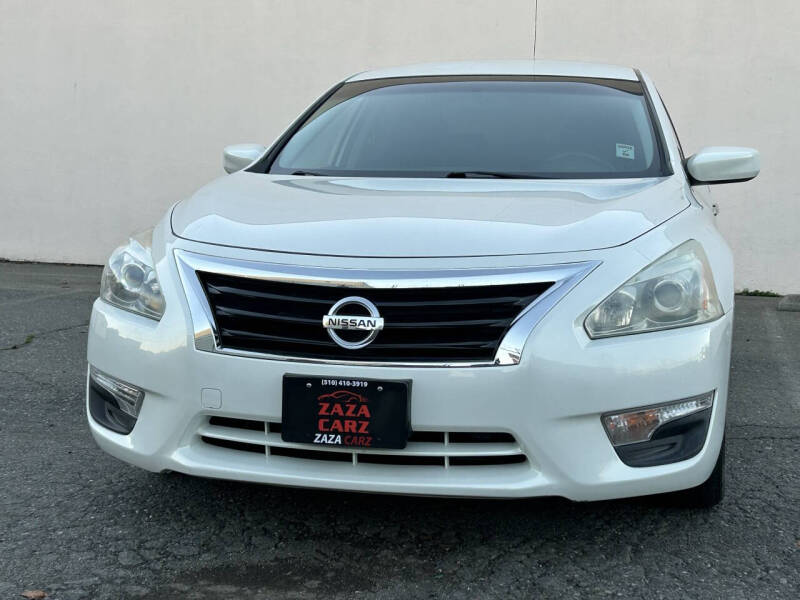 2015 Nissan Altima S's photo