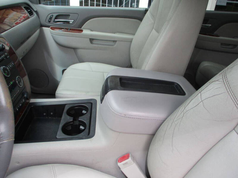 2013 Chevrolet Avalanche LT Black Diamond