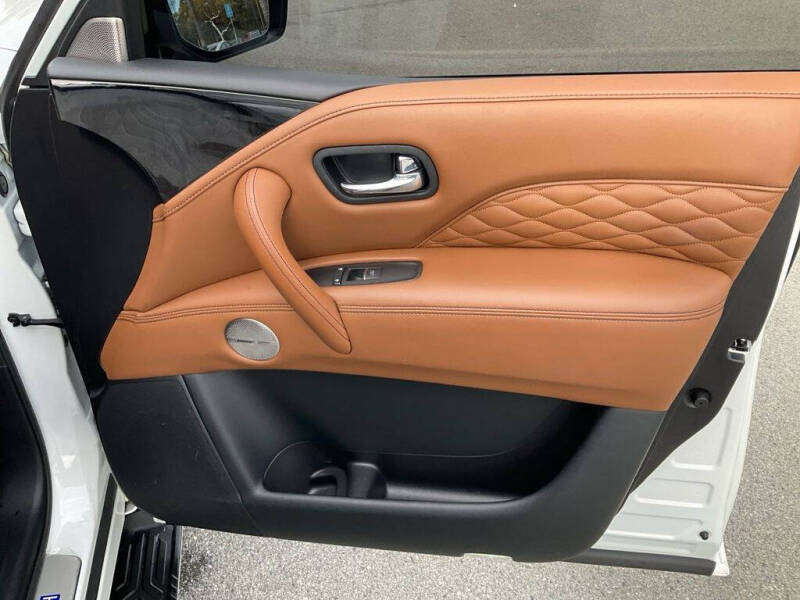 2023 Infiniti QX80 Sensory