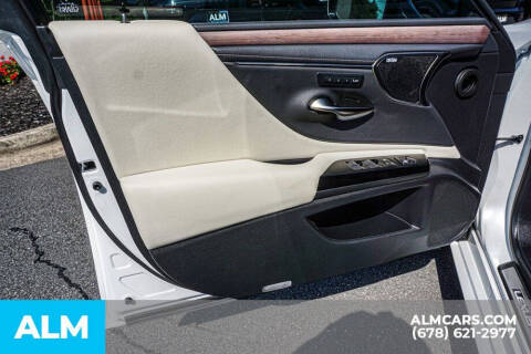 2024 Lexus ES 300h Luxury