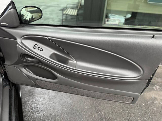 2002 Ford Mustang GT Deluxe