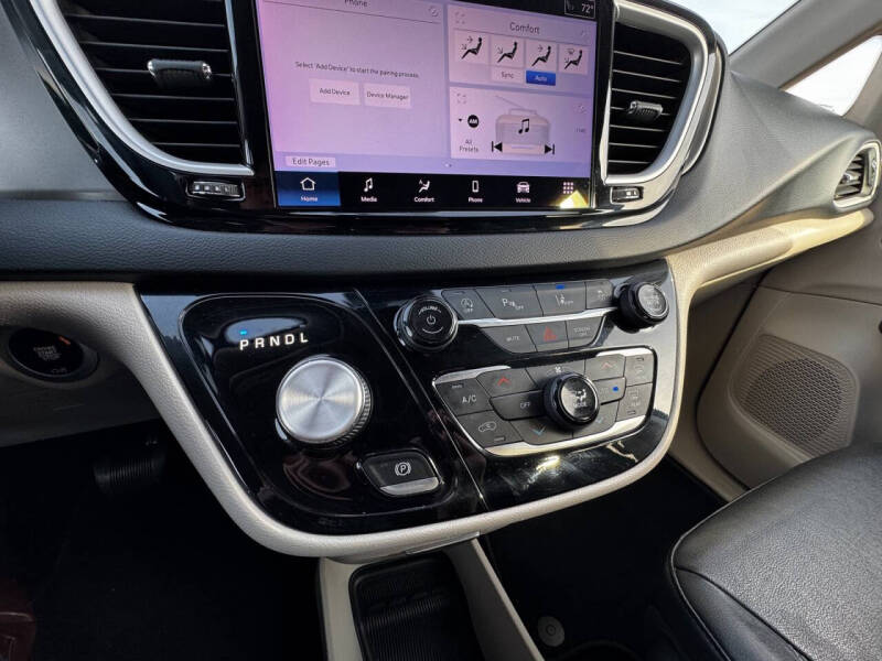 2022 Chrysler Pacifica Touring L