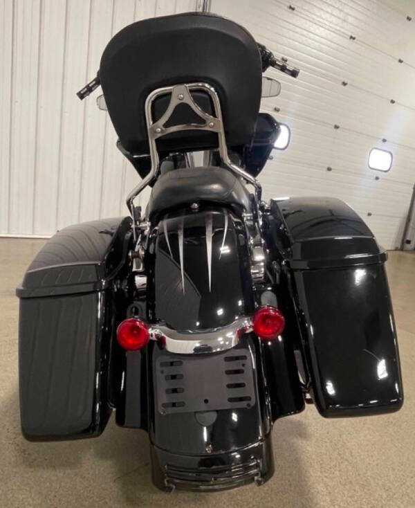 2012 Harley-Davidson Road Glide Custom 103