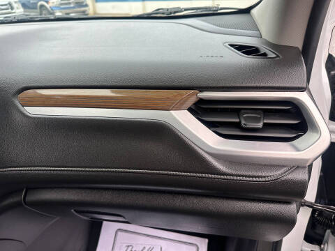 2017 GMC Acadia SLE-2