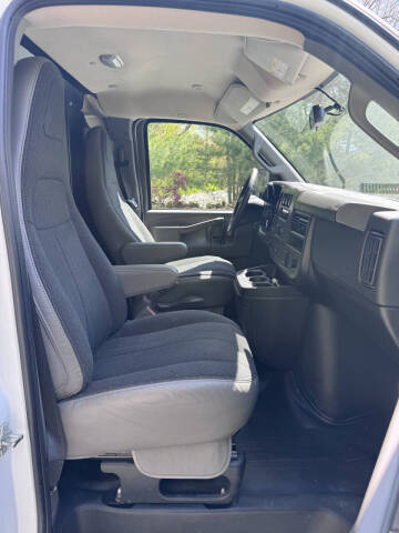 2024 GMC Savana 2500