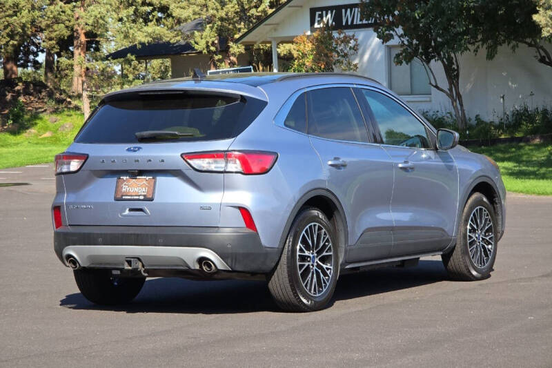 2022 Ford Escape Plug-In Hybrid Titanium