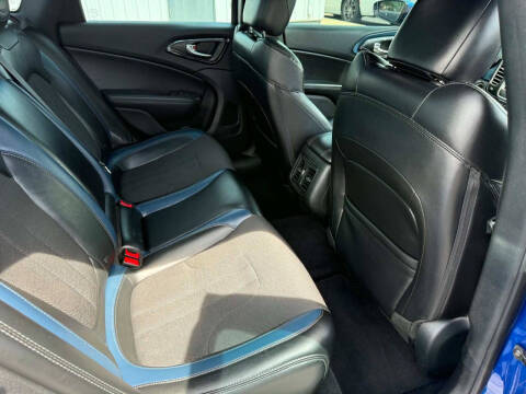 2015 Chrysler 200 S