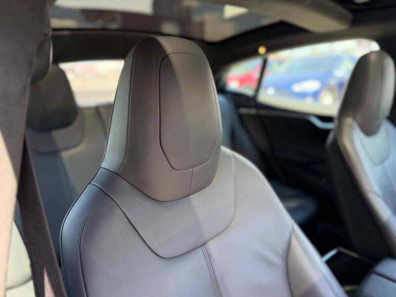 2015 Tesla Model S 85D