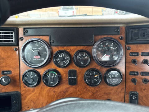 2009 Peterbilt 330