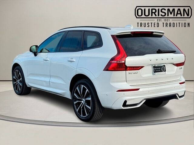 2023 Volvo XC60 B5 Plus Dark Theme