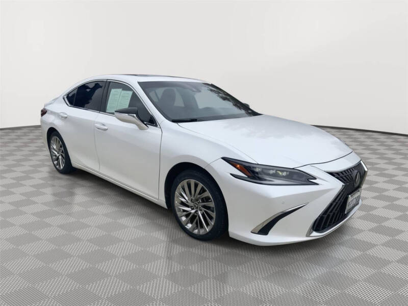 2023 Lexus ES 300h Luxury