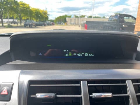 2012 Toyota Prius v Two